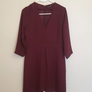 Banana Republic burgundy a-line v-neck dress with pockets! Size 4